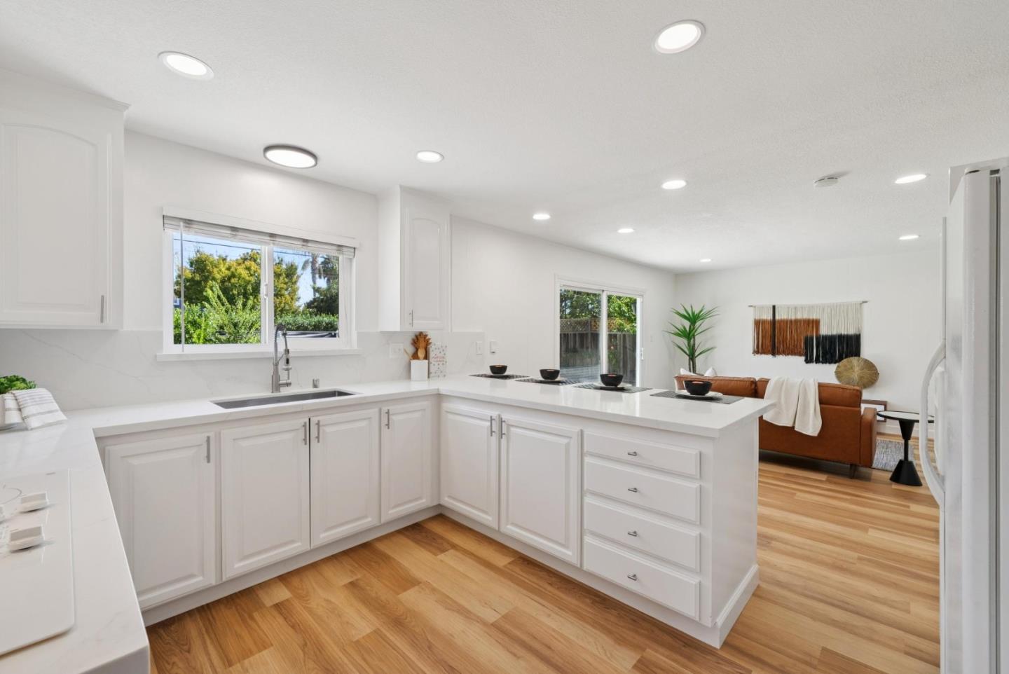 Detail Gallery Image 10 of 25 For 2538 Custer Dr, San Jose,  CA 95124 - 5 Beds | 2/1 Baths