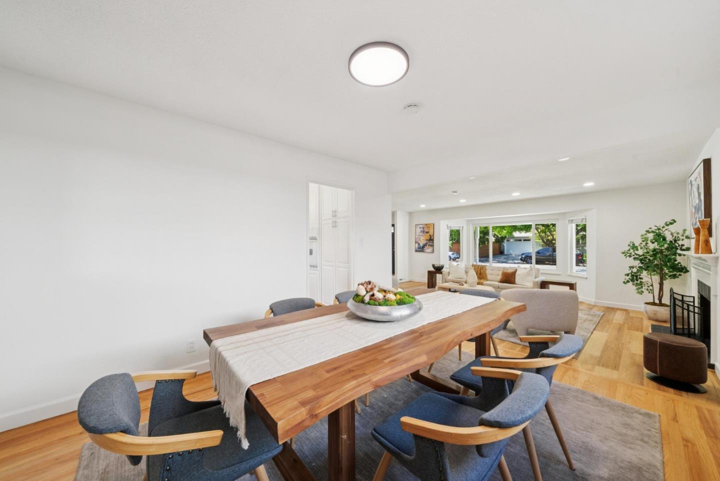 Detail Gallery Image 5 of 25 For 2538 Custer Dr, San Jose,  CA 95124 - 5 Beds | 2/1 Baths