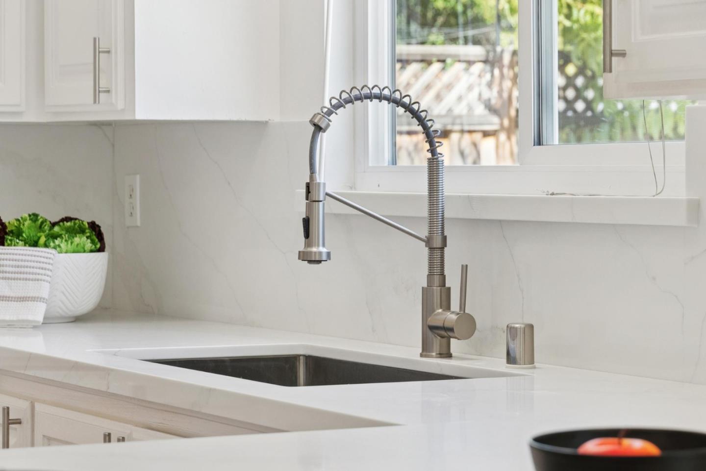 Detail Gallery Image 8 of 25 For 2538 Custer Dr, San Jose,  CA 95124 - 5 Beds | 2/1 Baths