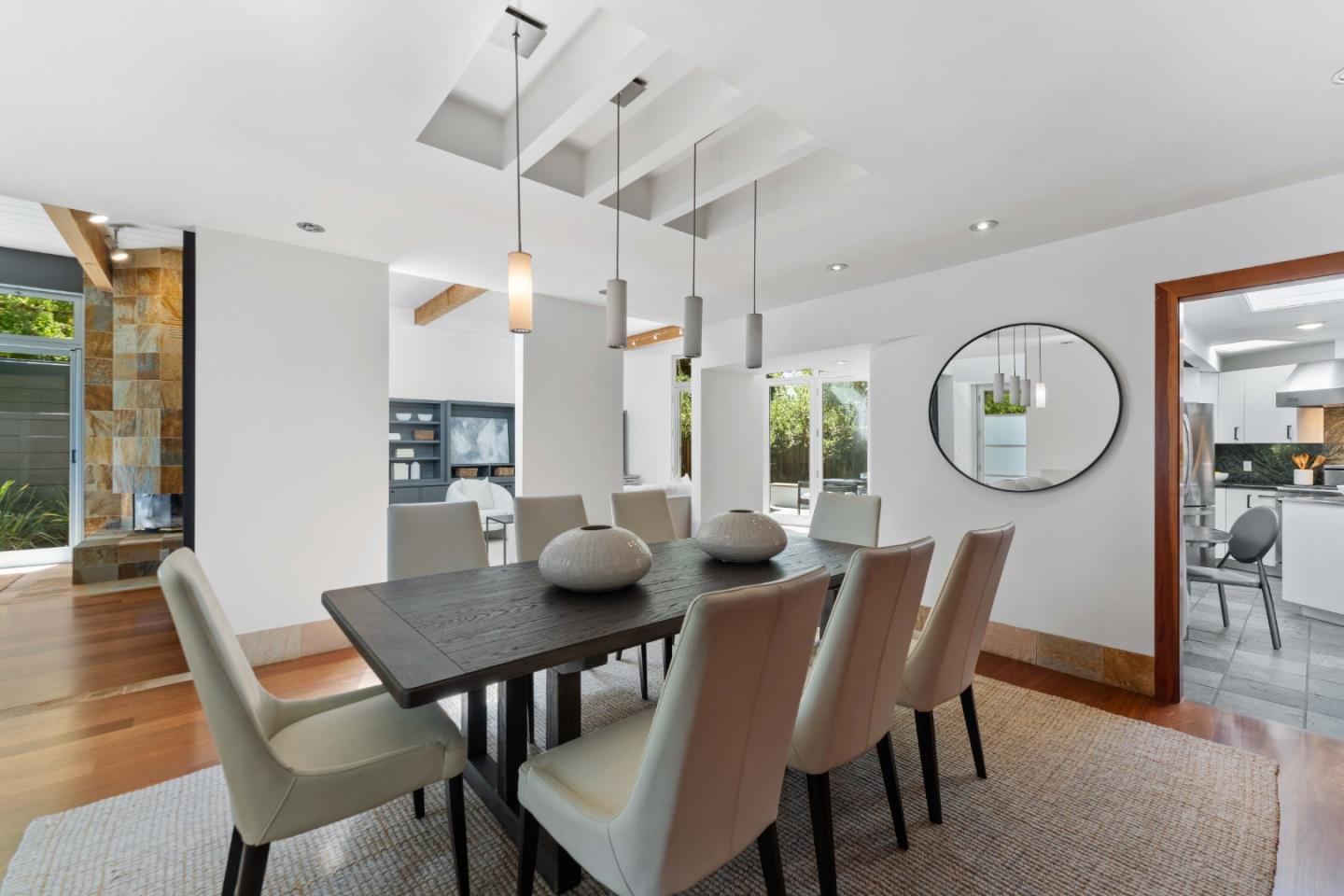 Detail Gallery Image 10 of 40 For 705 Evergreen St, Menlo Park,  CA 94025 - 5 Beds | 3/1 Baths