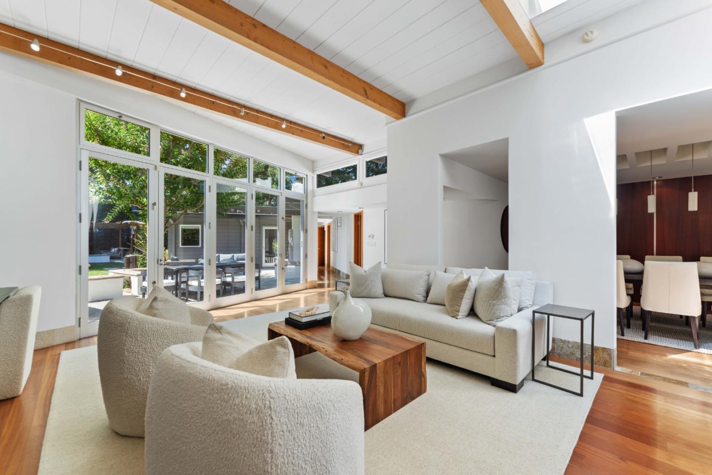 Detail Gallery Image 14 of 40 For 705 Evergreen St, Menlo Park,  CA 94025 - 5 Beds | 3/1 Baths