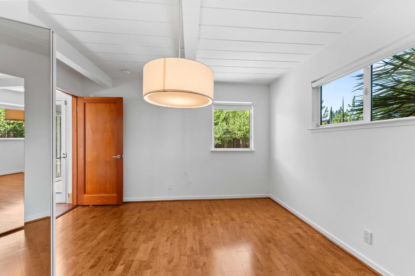 Detail Gallery Image 27 of 40 For 705 Evergreen St, Menlo Park,  CA 94025 - 5 Beds | 3/1 Baths