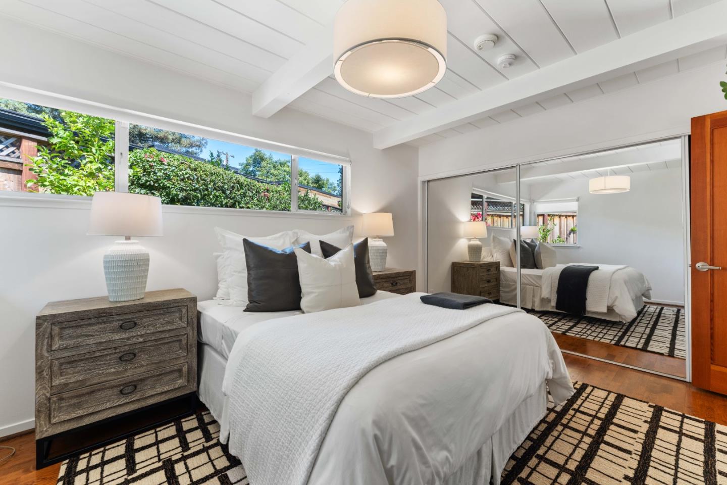 Detail Gallery Image 30 of 40 For 705 Evergreen St, Menlo Park,  CA 94025 - 5 Beds | 3/1 Baths