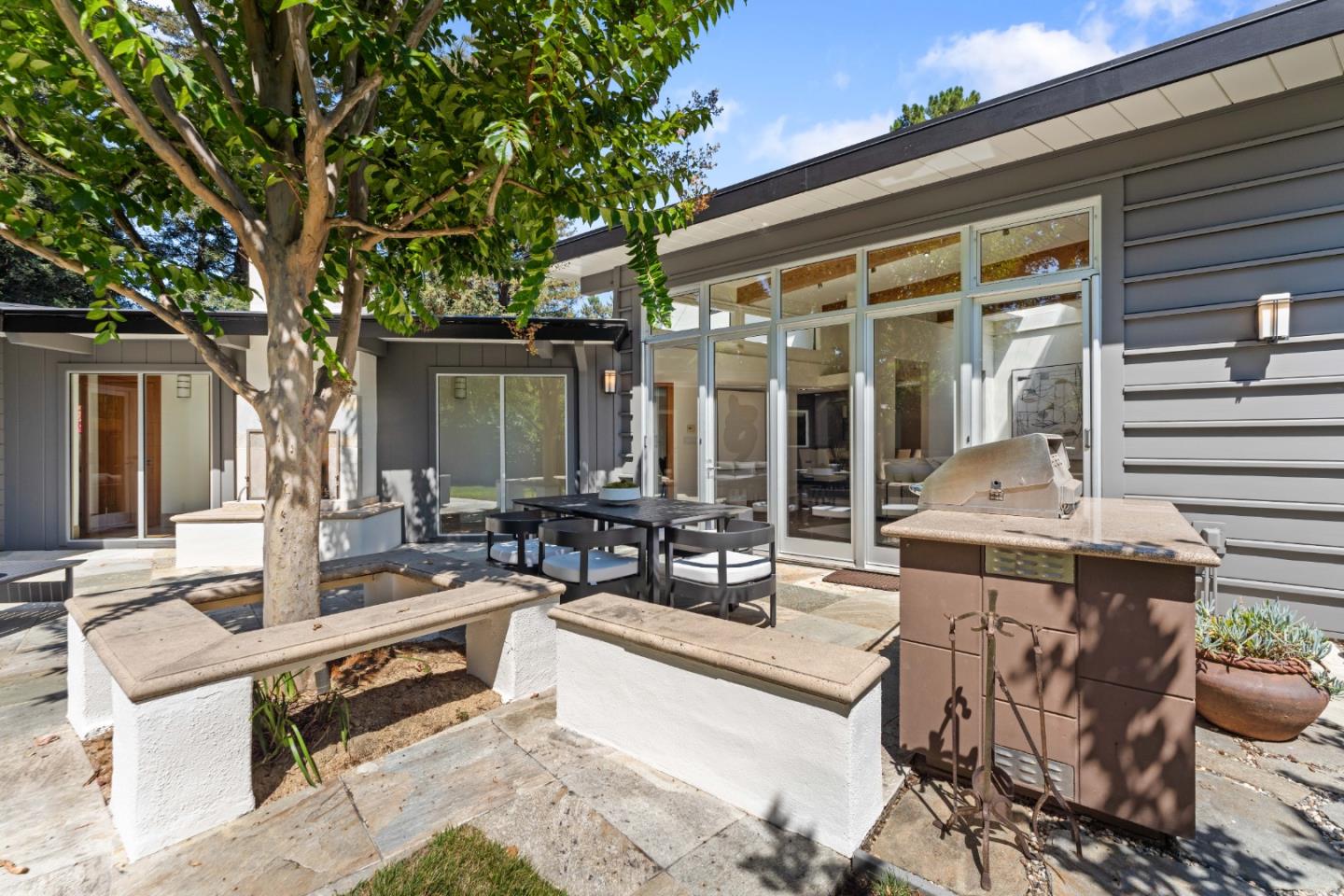 Detail Gallery Image 34 of 40 For 705 Evergreen St, Menlo Park,  CA 94025 - 5 Beds | 3/1 Baths