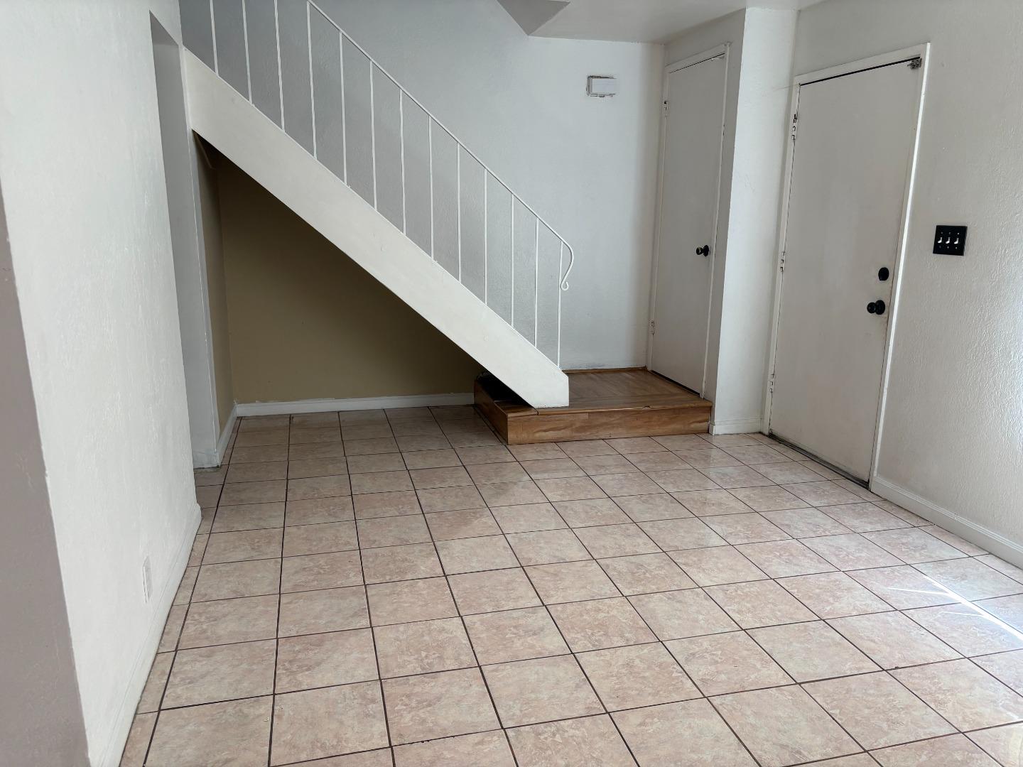 Detail Gallery Image 3 of 14 For Palmetto Dr, San Jose,  CA 95111 - 3 Beds | 1/1 Baths