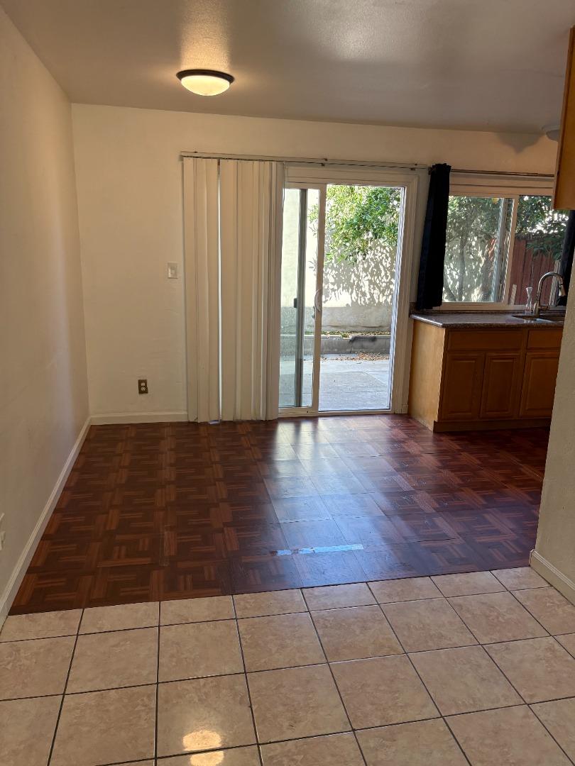 Detail Gallery Image 5 of 14 For Palmetto Dr, San Jose,  CA 95111 - 3 Beds | 1/1 Baths