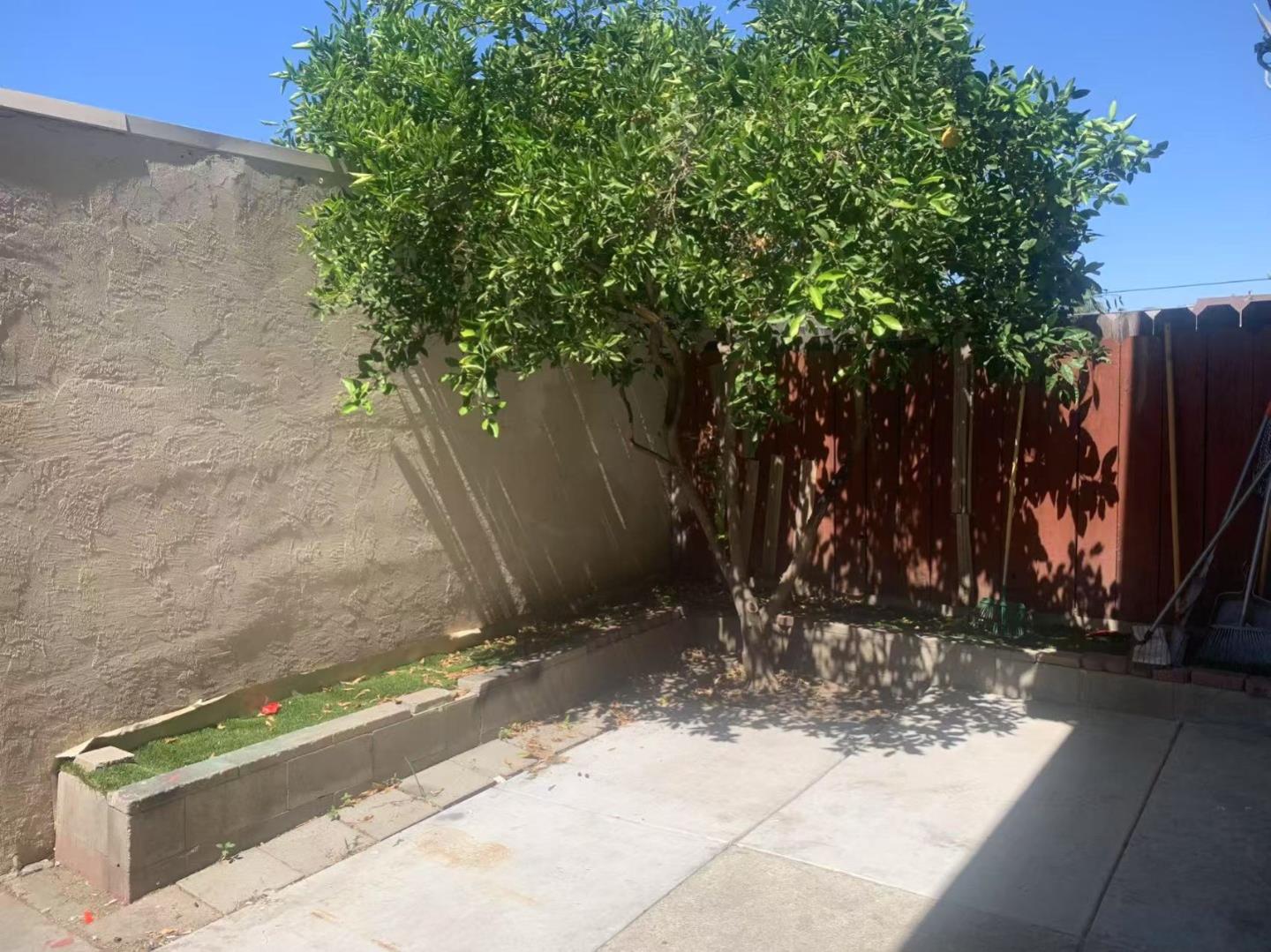 Detail Gallery Image 6 of 14 For Palmetto Dr, San Jose,  CA 95111 - 3 Beds | 1/1 Baths