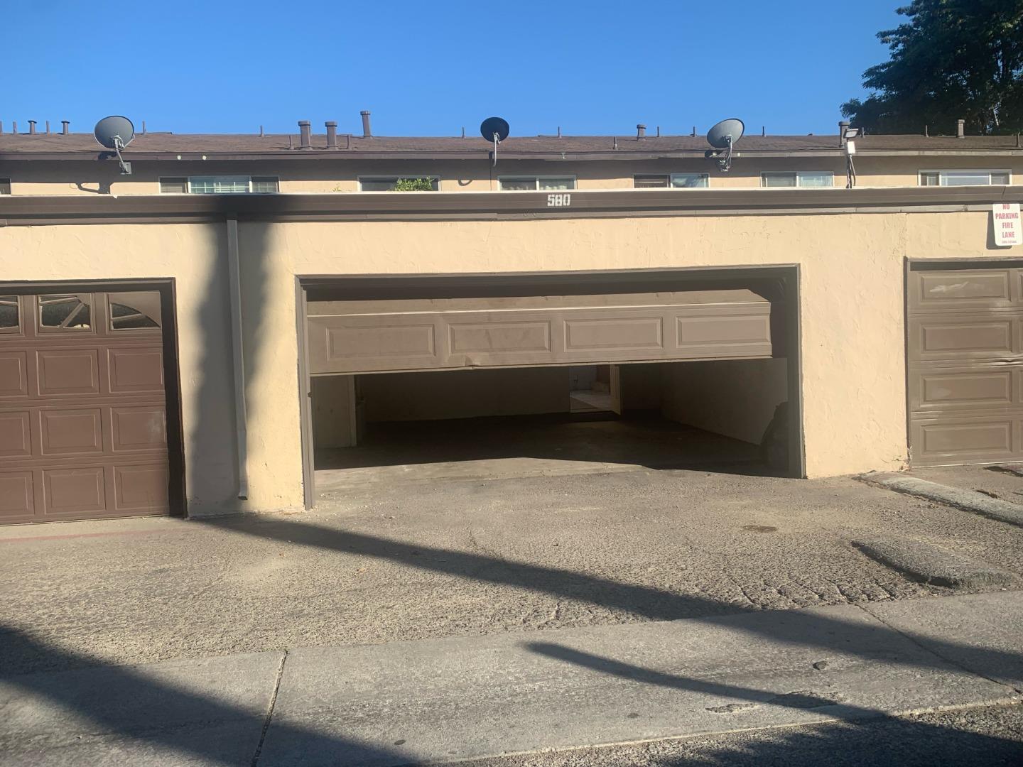 Detail Gallery Image 8 of 14 For Palmetto Dr, San Jose,  CA 95111 - 3 Beds | 1/1 Baths