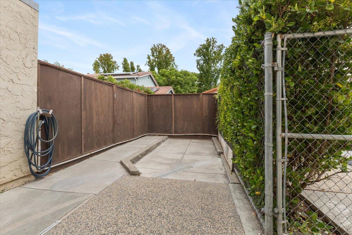 Detail Gallery Image 39 of 44 For 1503 Willowhaven Ct, San Jose,  CA 95126 - 3 Beds | 2 Baths