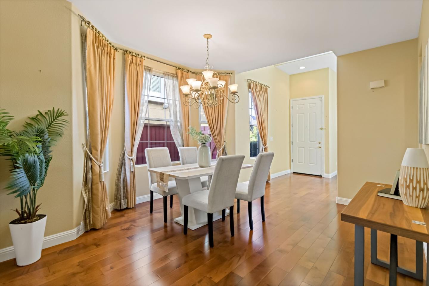 Detail Gallery Image 27 of 59 For 3422 Glenprosen Ct, San Jose,  CA 95148 - 4 Beds | 2/1 Baths