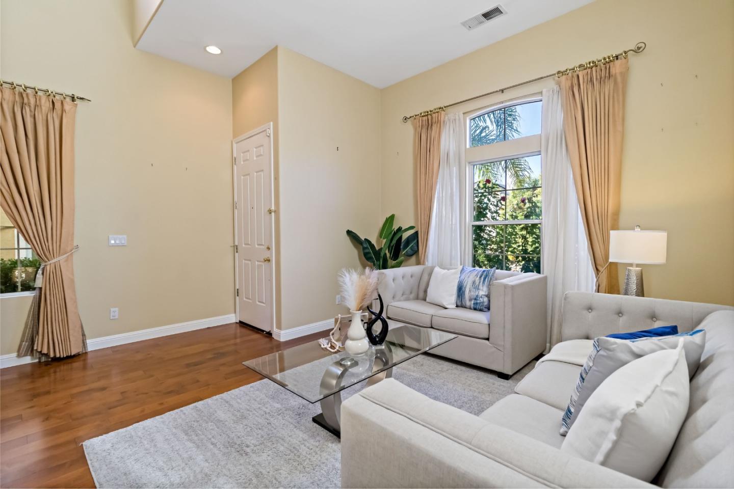Detail Gallery Image 8 of 59 For 3422 Glenprosen Ct, San Jose,  CA 95148 - 4 Beds | 2/1 Baths
