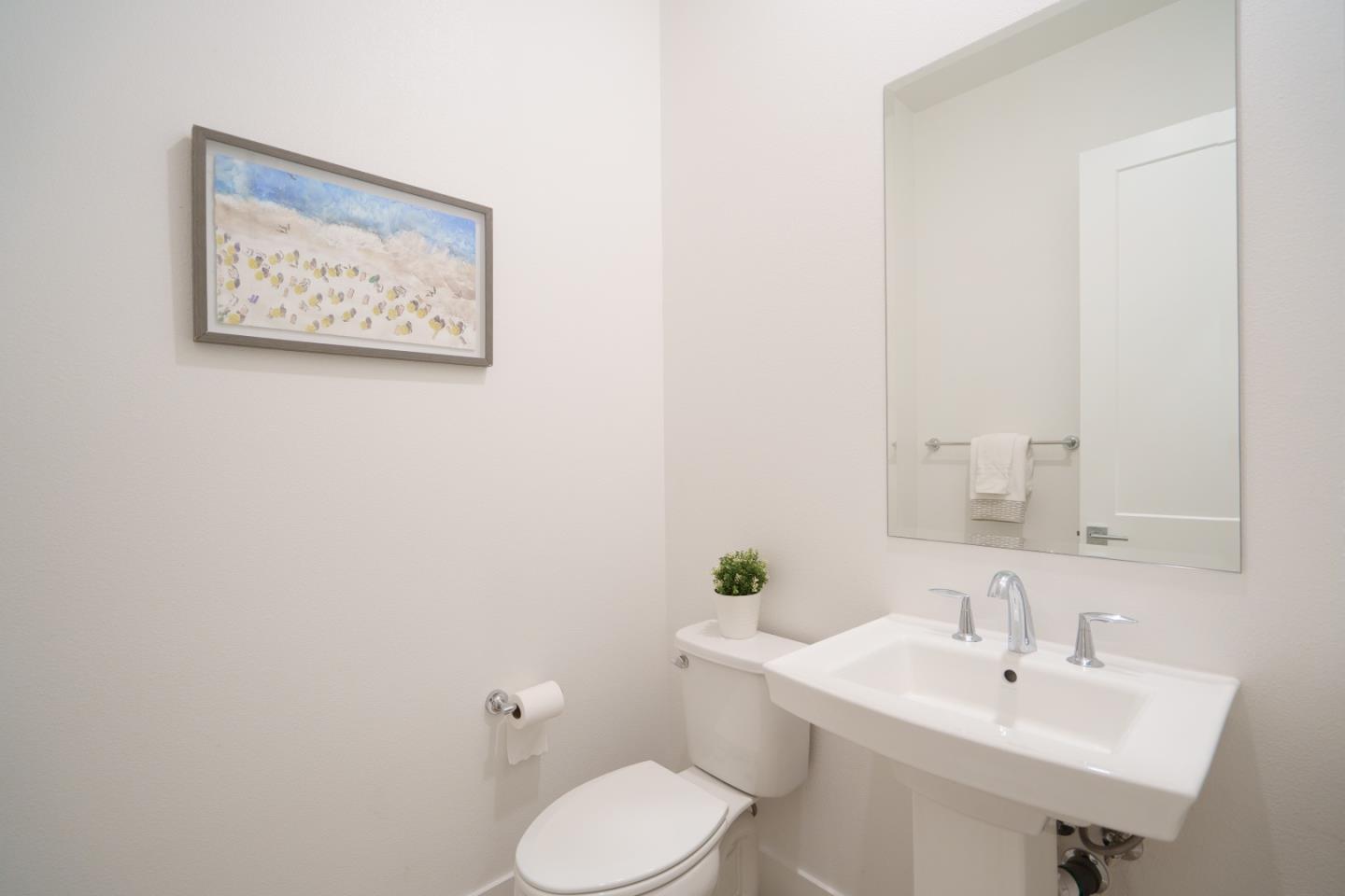 Detail Gallery Image 13 of 53 For 314 Harcot Ter, Sunnyvale,  CA 94085 - 3 Beds | 2/1 Baths
