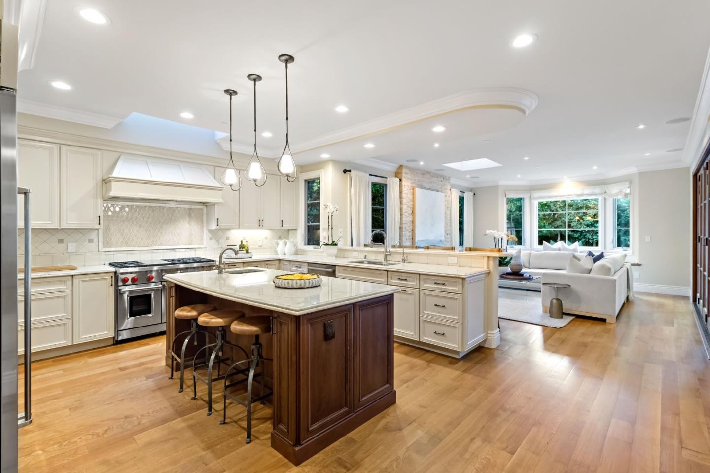 Detail Gallery Image 11 of 41 For 627 Tennyson Ave, Palo Alto,  CA 94301 - 6 Beds | 6/1 Baths