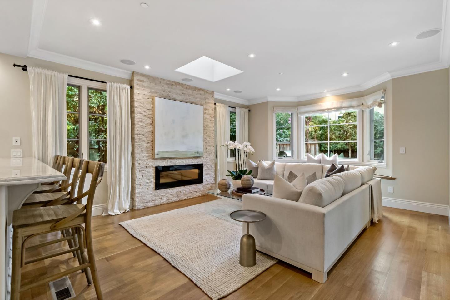 Detail Gallery Image 12 of 41 For 627 Tennyson Ave, Palo Alto,  CA 94301 - 6 Beds | 6/1 Baths