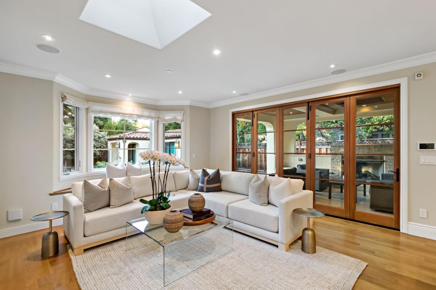 Detail Gallery Image 15 of 41 For 627 Tennyson Ave, Palo Alto,  CA 94301 - 6 Beds | 6/1 Baths