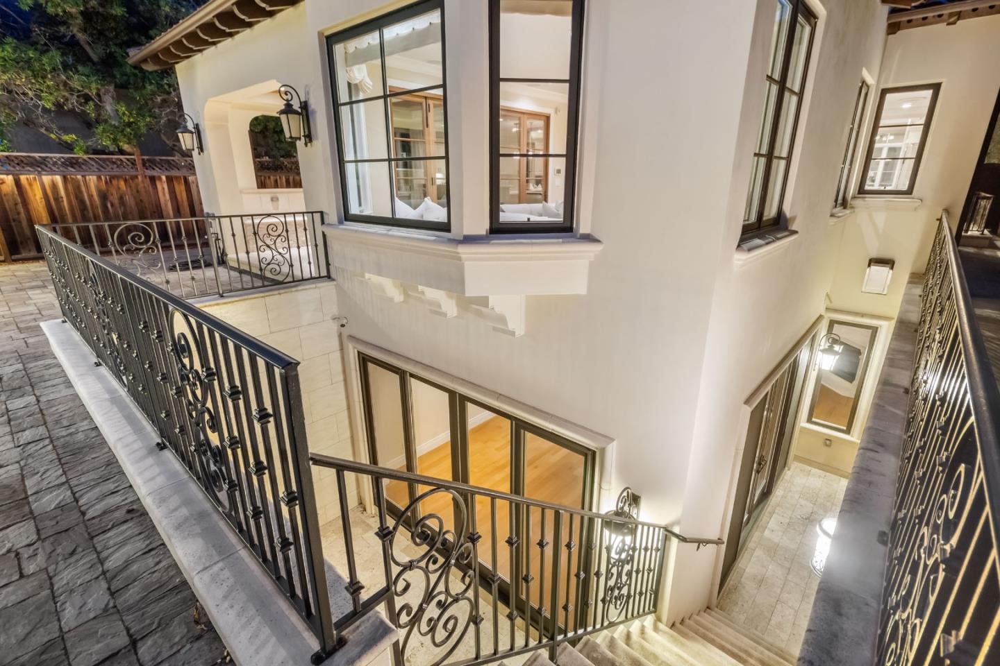 Detail Gallery Image 28 of 41 For 627 Tennyson Ave, Palo Alto,  CA 94301 - 6 Beds | 6/1 Baths