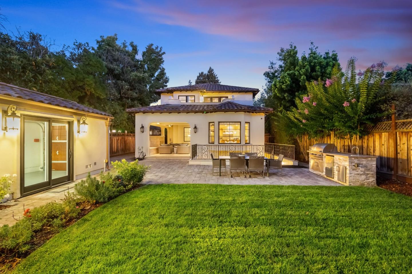 Detail Gallery Image 37 of 41 For 627 Tennyson Ave, Palo Alto,  CA 94301 - 6 Beds | 6/1 Baths