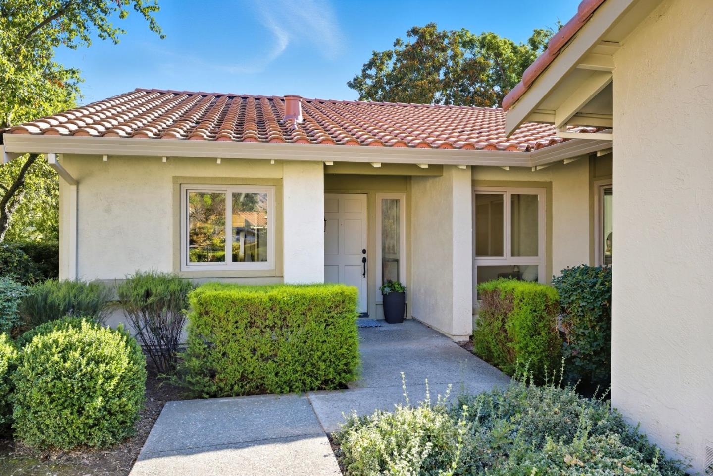 Detail Gallery Image 2 of 34 For 8030 Pinot Noir Ct, San Jose,  CA 95135 - 2 Beds | 2 Baths