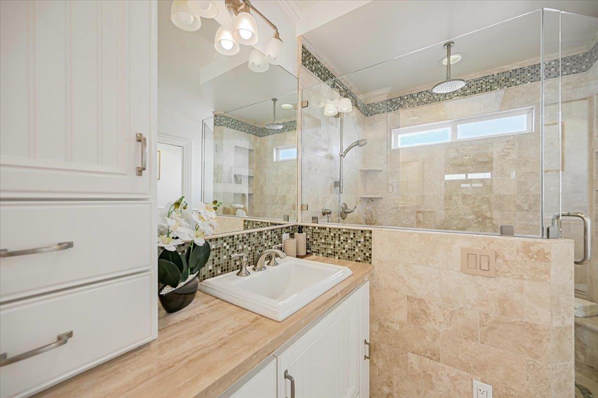 Detail Gallery Image 28 of 61 For 131 Northampton Ln, Belmont,  CA 94002 - 4 Beds | 2/1 Baths