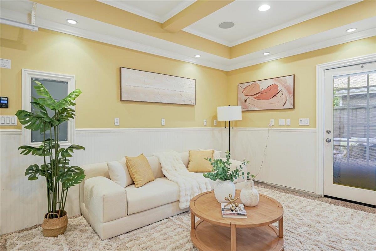 Detail Gallery Image 36 of 61 For 131 Northampton Ln, Belmont,  CA 94002 - 4 Beds | 2/1 Baths