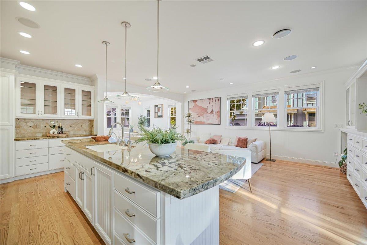 Detail Gallery Image 5 of 61 For 131 Northampton Ln, Belmont,  CA 94002 - 4 Beds | 2/1 Baths