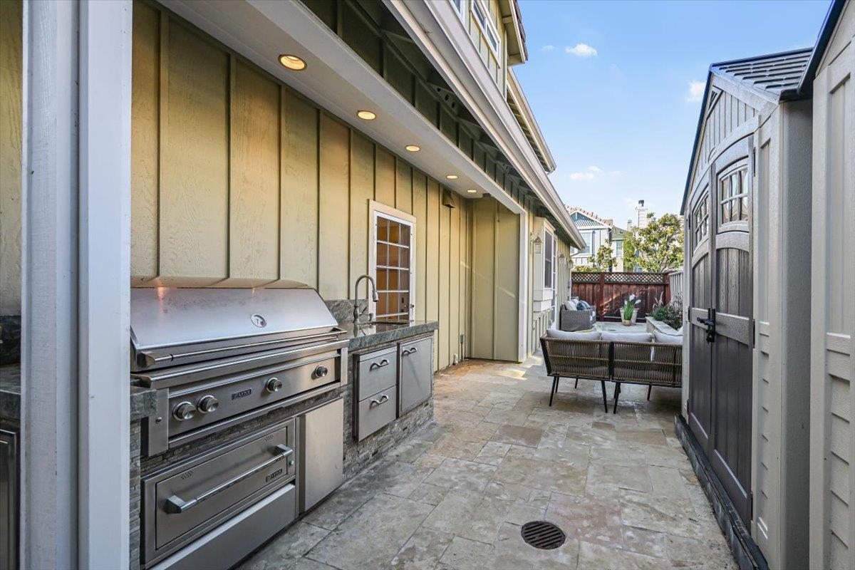 Detail Gallery Image 53 of 61 For 131 Northampton Ln, Belmont,  CA 94002 - 4 Beds | 2/1 Baths