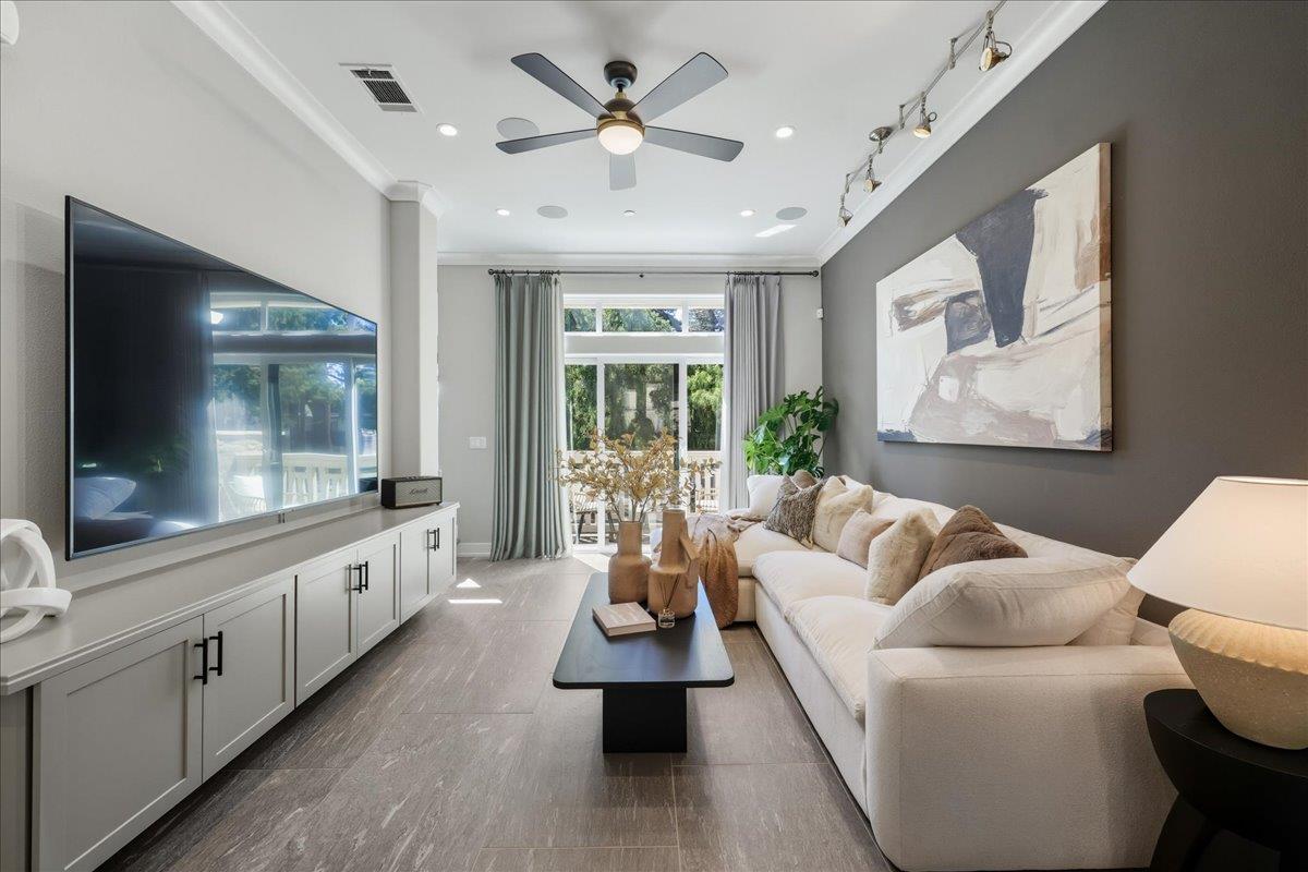 Detail Gallery Image 11 of 49 For 1956 Montecito Ave, Mountain View,  CA 94043 - 3 Beds | 2/1 Baths