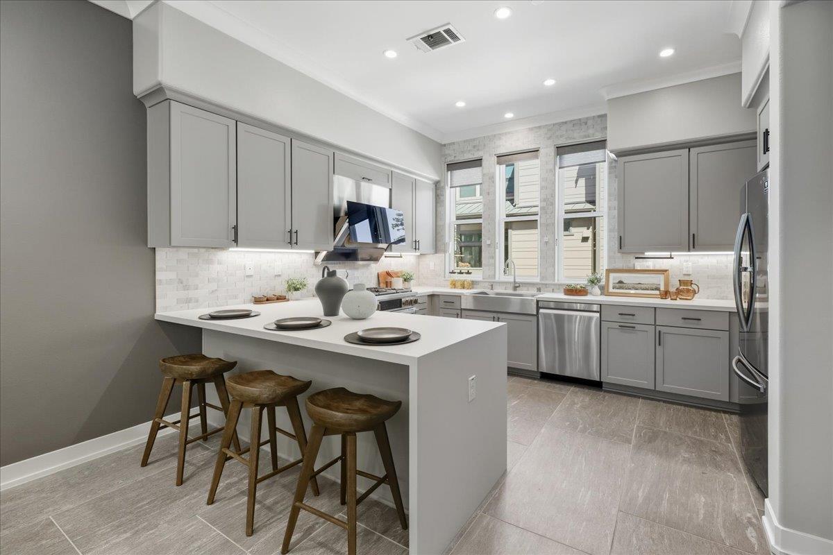 Detail Gallery Image 15 of 49 For 1956 Montecito Ave, Mountain View,  CA 94043 - 3 Beds | 2/1 Baths