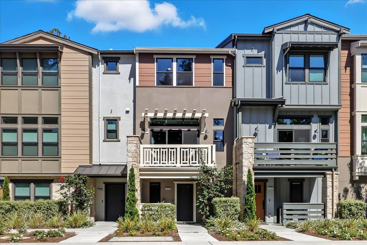 Detail Gallery Image 2 of 49 For 1956 Montecito Ave, Mountain View,  CA 94043 - 3 Beds | 2/1 Baths