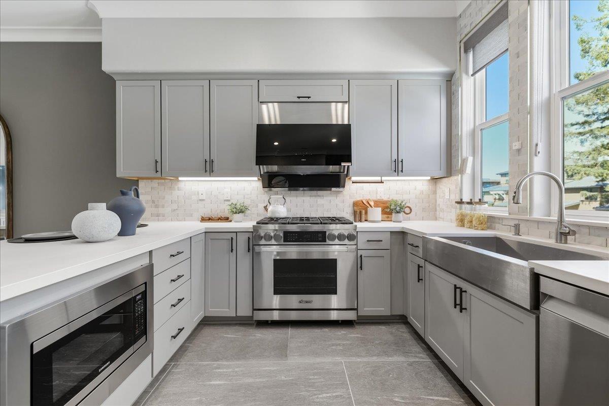 Detail Gallery Image 22 of 49 For 1956 Montecito Ave, Mountain View,  CA 94043 - 3 Beds | 2/1 Baths