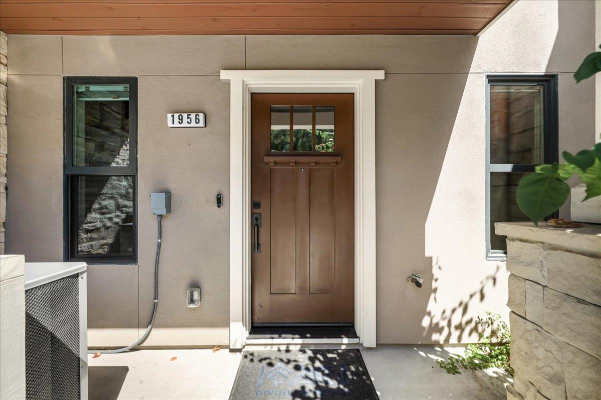 Detail Gallery Image 3 of 49 For 1956 Montecito Ave, Mountain View,  CA 94043 - 3 Beds | 2/1 Baths