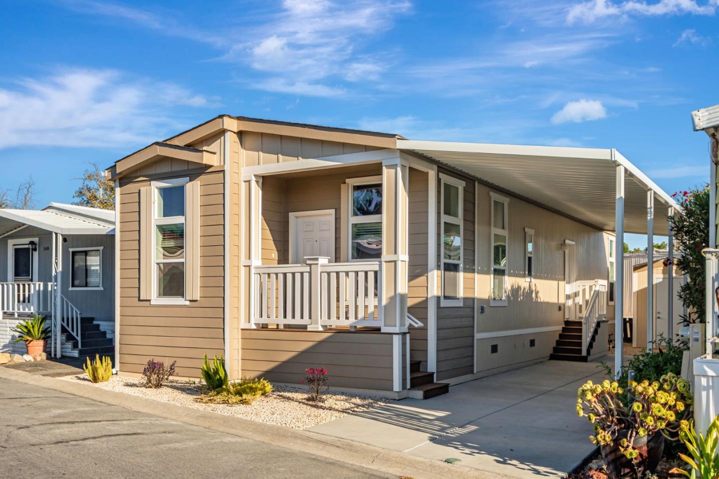 Detail Gallery Image 3 of 47 For 2150 Almaden Rd Rd #147,  San Jose,  CA 95125 - 3 Beds | 2 Baths