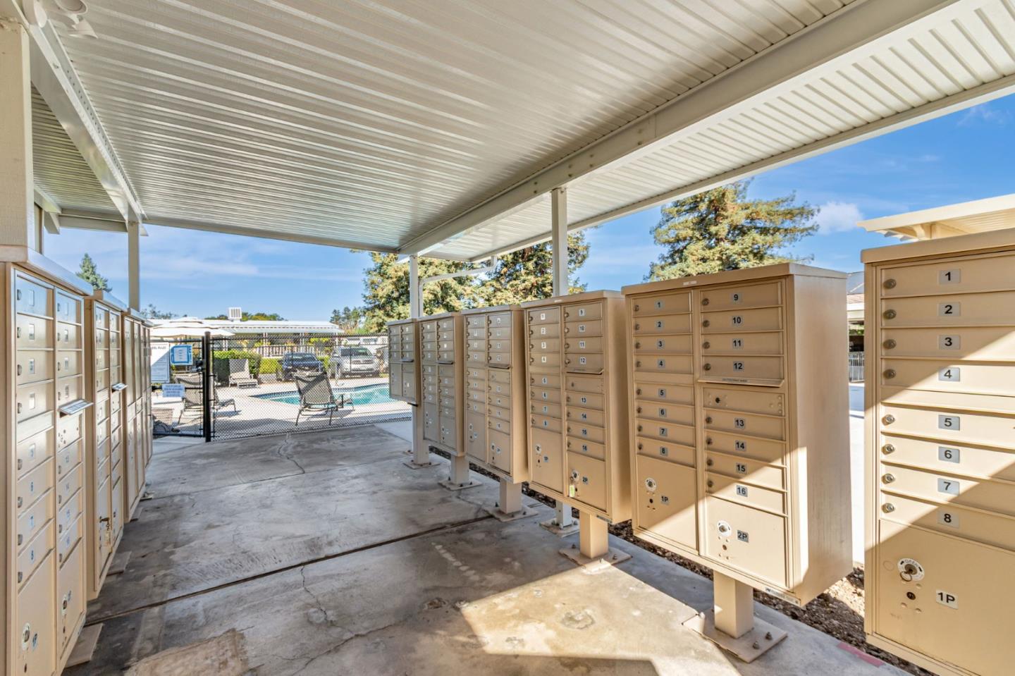 Detail Gallery Image 35 of 47 For 2150 Almaden Rd Rd #147,  San Jose,  CA 95125 - 3 Beds | 2 Baths