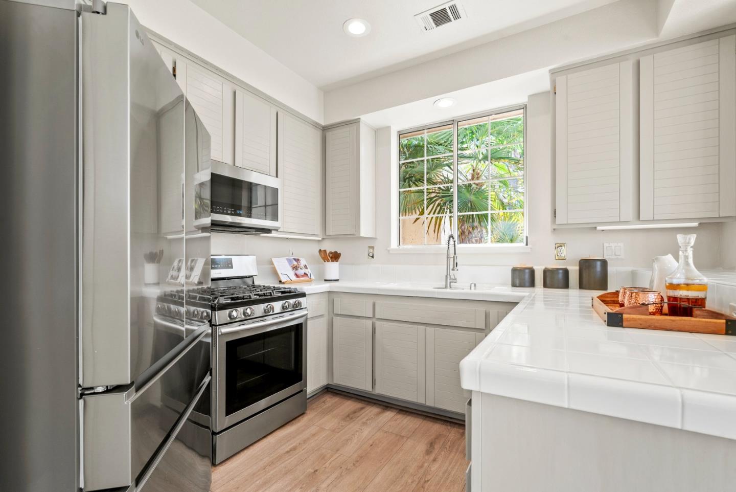 Detail Gallery Image 17 of 44 For 392 Terra Mesa Way, Milpitas,  CA 95035 - 3 Beds | 2/1 Baths