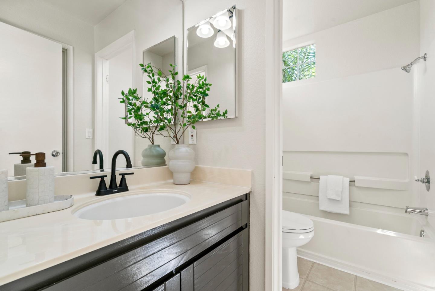 Detail Gallery Image 23 of 44 For 392 Terra Mesa Way, Milpitas,  CA 95035 - 3 Beds | 2/1 Baths