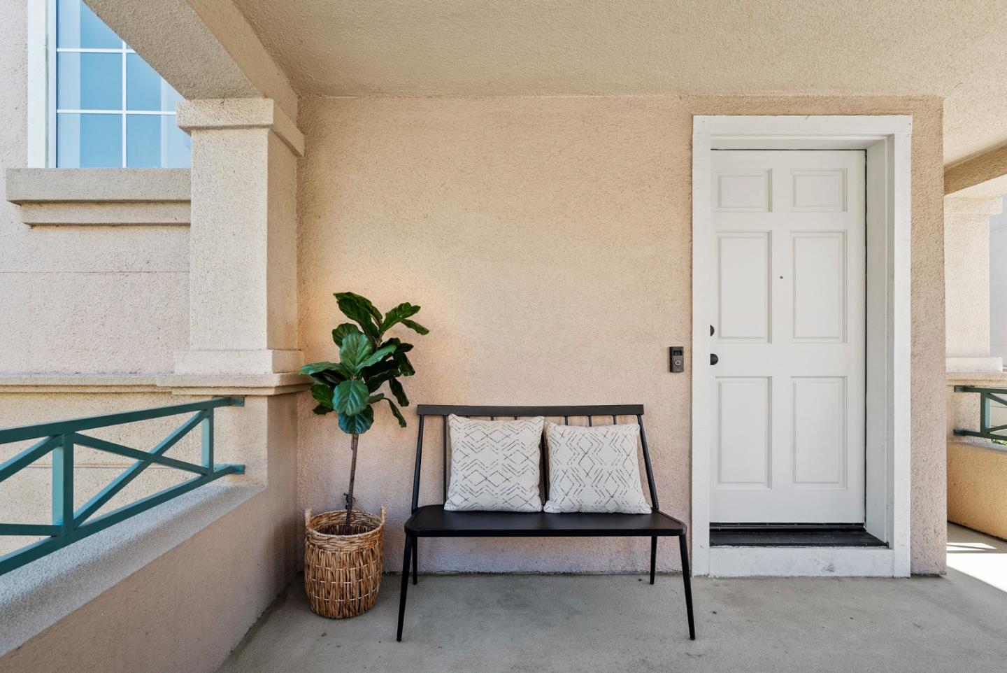 Detail Gallery Image 4 of 44 For 392 Terra Mesa Way, Milpitas,  CA 95035 - 3 Beds | 2/1 Baths