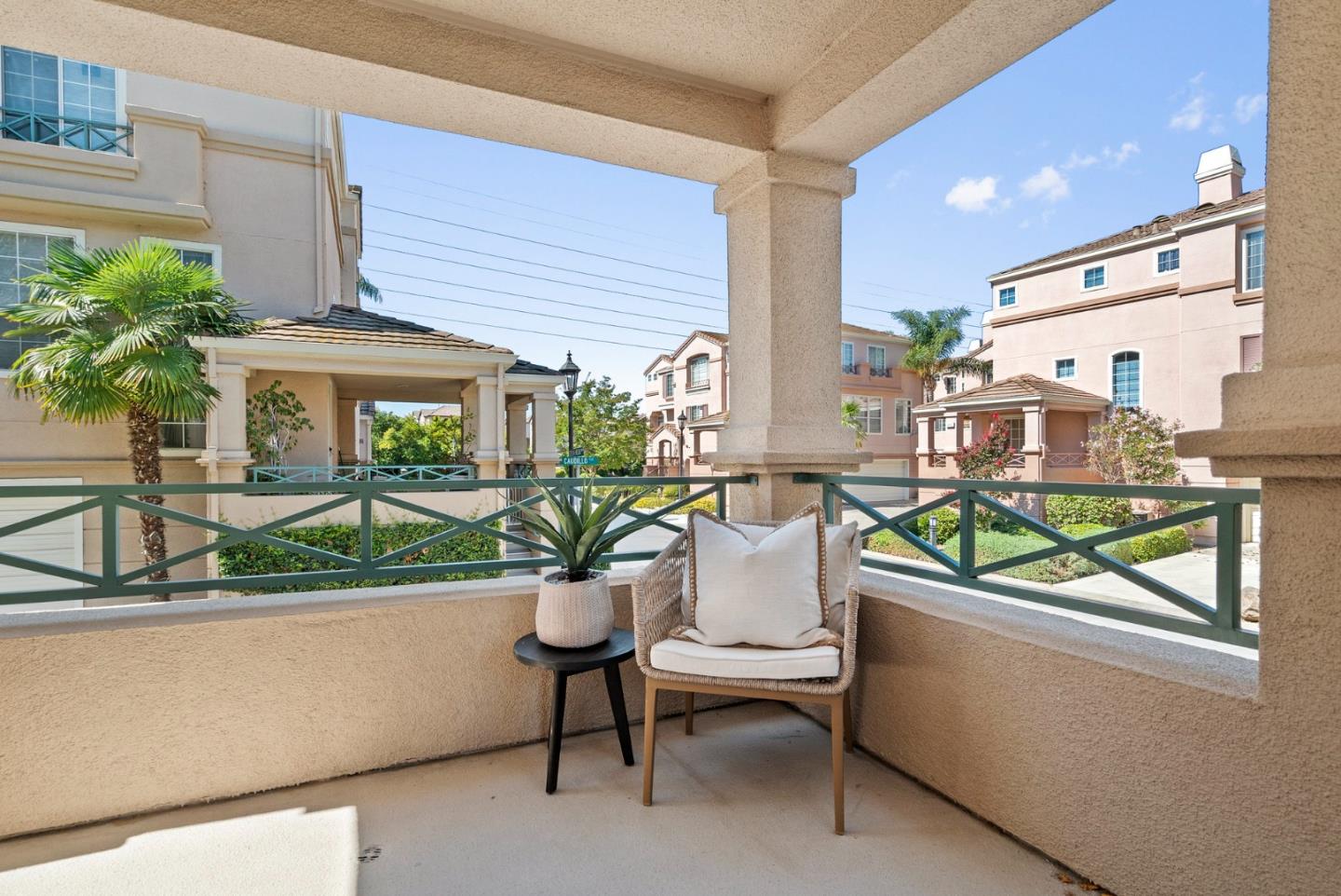 Detail Gallery Image 5 of 44 For 392 Terra Mesa Way, Milpitas,  CA 95035 - 3 Beds | 2/1 Baths