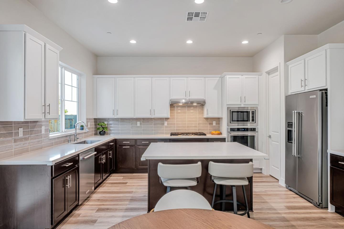 Detail Gallery Image 10 of 43 For 117 Haven Cir, Pleasant Hill,  CA 94523 - 4 Beds | 4/1 Baths