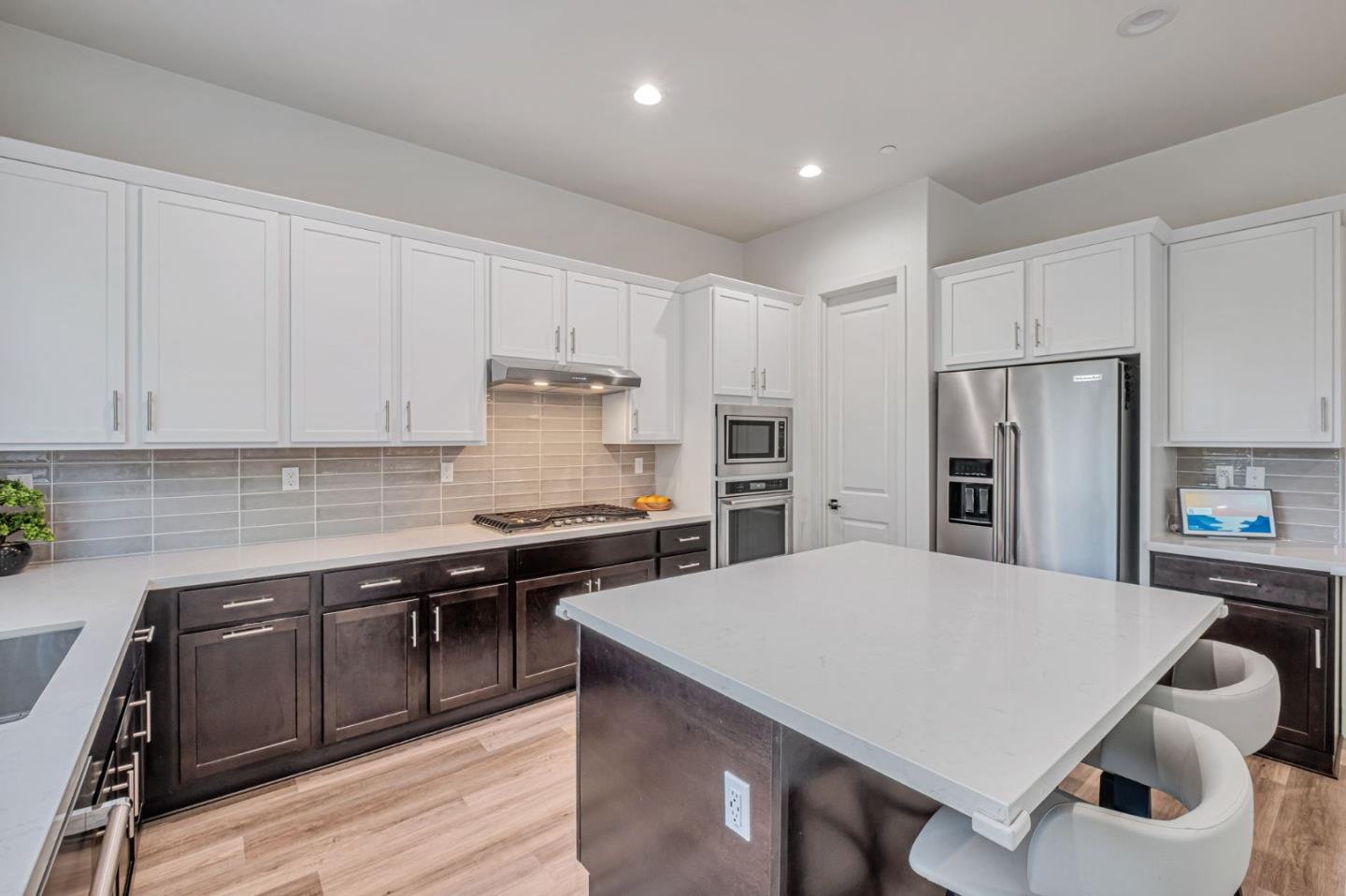 Detail Gallery Image 11 of 43 For 117 Haven Cir, Pleasant Hill,  CA 94523 - 4 Beds | 4/1 Baths