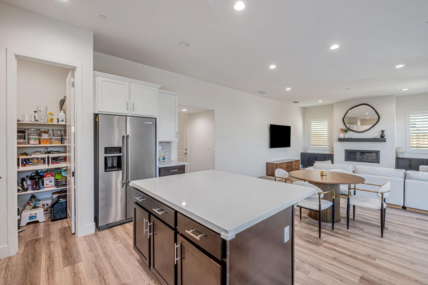 Detail Gallery Image 14 of 43 For 117 Haven Cir, Pleasant Hill,  CA 94523 - 4 Beds | 4/1 Baths