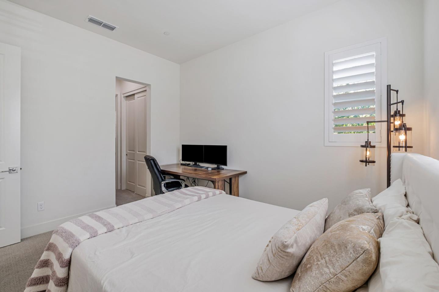 Detail Gallery Image 19 of 43 For 117 Haven Cir, Pleasant Hill,  CA 94523 - 4 Beds | 4/1 Baths