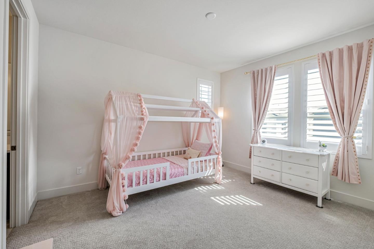 Detail Gallery Image 24 of 43 For 117 Haven Cir, Pleasant Hill,  CA 94523 - 4 Beds | 4/1 Baths