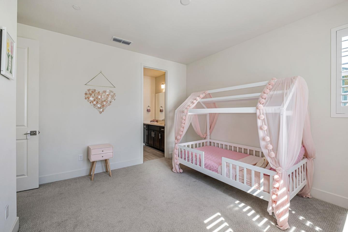 Detail Gallery Image 25 of 43 For 117 Haven Cir, Pleasant Hill,  CA 94523 - 4 Beds | 4/1 Baths