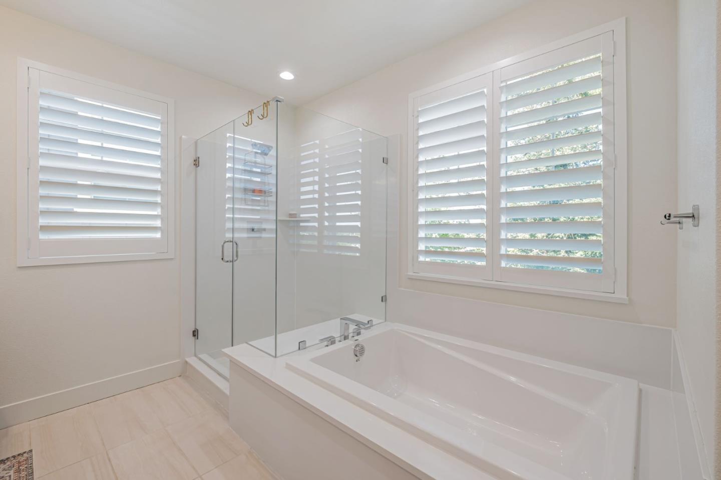 Detail Gallery Image 32 of 43 For 117 Haven Cir, Pleasant Hill,  CA 94523 - 4 Beds | 4/1 Baths