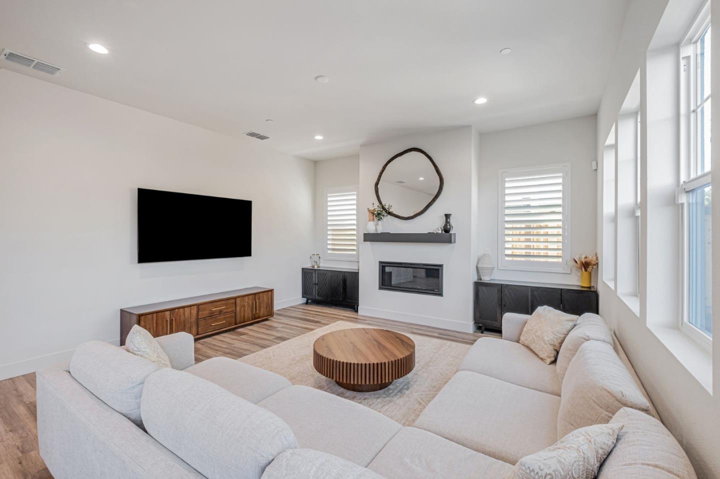 Detail Gallery Image 5 of 43 For 117 Haven Cir, Pleasant Hill,  CA 94523 - 4 Beds | 4/1 Baths