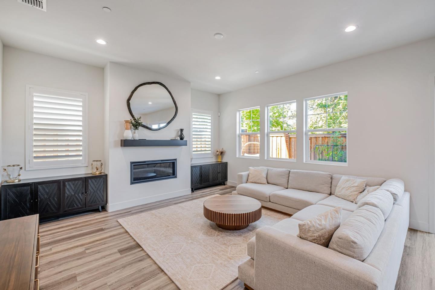 Detail Gallery Image 6 of 43 For 117 Haven Cir, Pleasant Hill,  CA 94523 - 4 Beds | 4/1 Baths