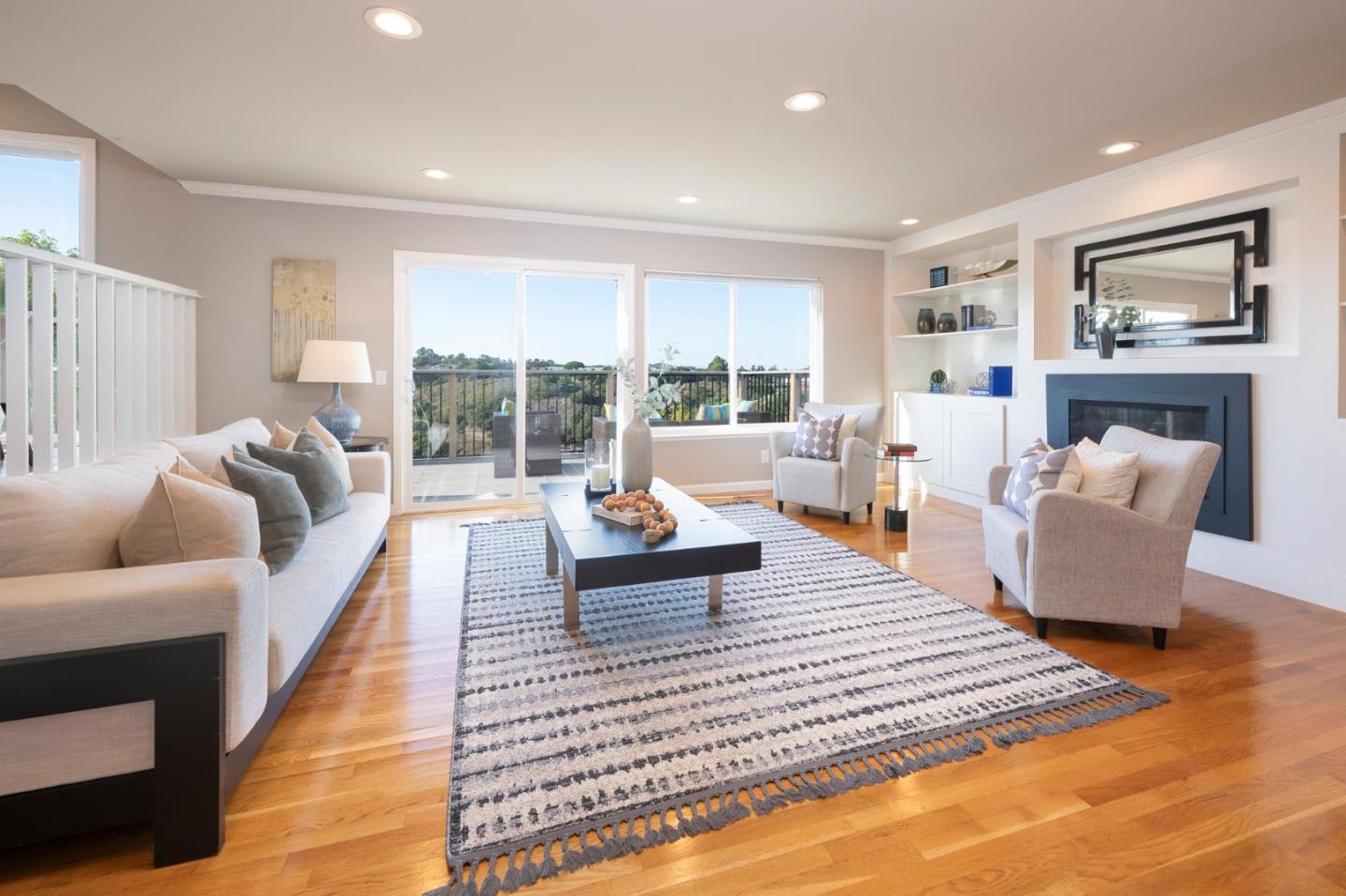 Detail Gallery Image 10 of 41 For 2860 Wakefield Dr, Belmont,  CA 94002 - 4 Beds | 2/1 Baths