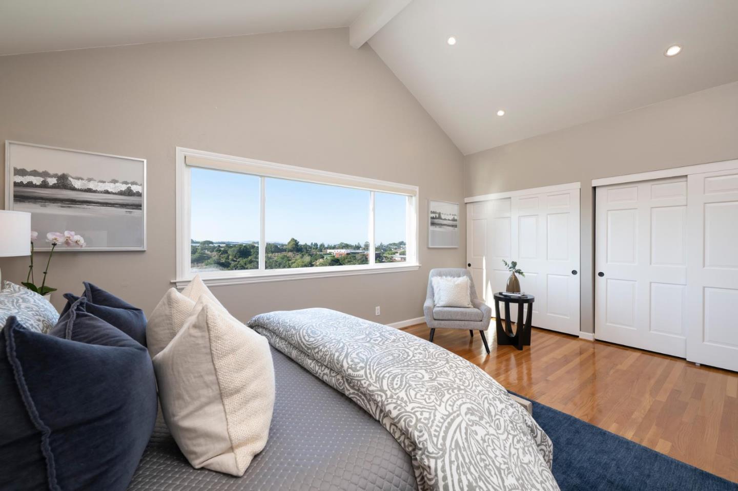 Detail Gallery Image 13 of 41 For 2860 Wakefield Dr, Belmont,  CA 94002 - 4 Beds | 2/1 Baths