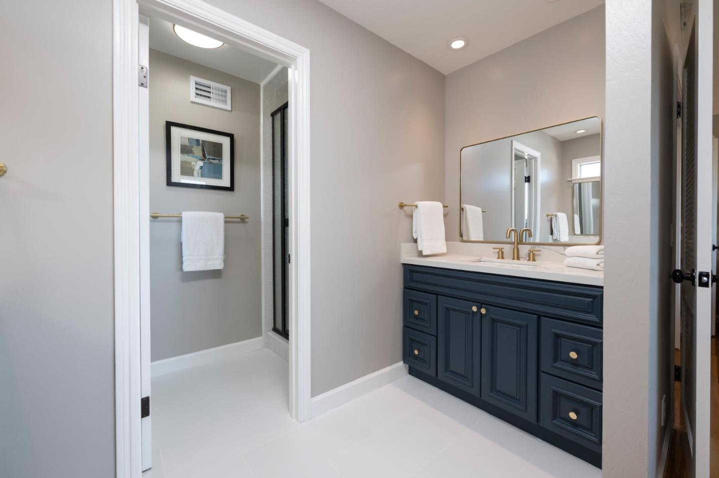 Detail Gallery Image 15 of 41 For 2860 Wakefield Dr, Belmont,  CA 94002 - 4 Beds | 2/1 Baths