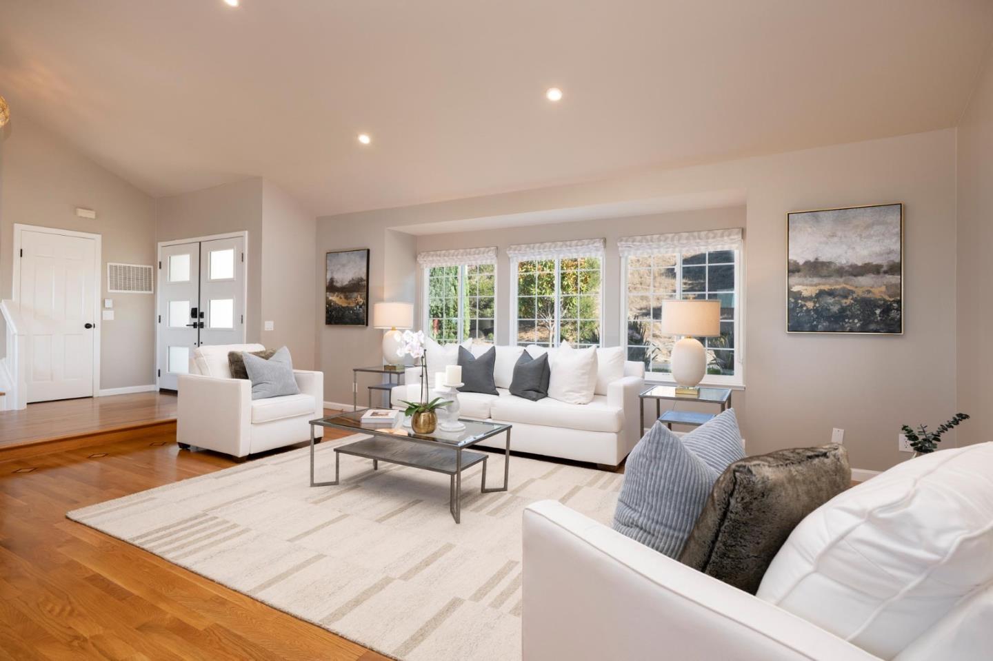 Detail Gallery Image 4 of 41 For 2860 Wakefield Dr, Belmont,  CA 94002 - 4 Beds | 2/1 Baths